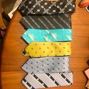 Lot of 6 Disney parks ties NWOT